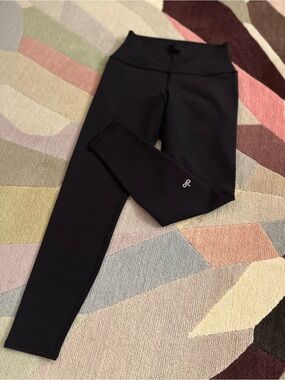 Alo Yoga High-Waist Airbrush 7 / 8 Leggings – Black M